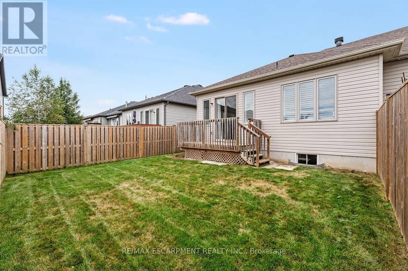 37 Middleton Avenue — photo 33 of 34