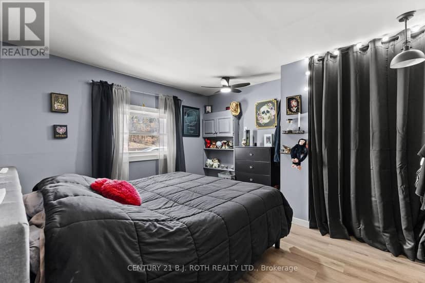 1411 11 Highway S — photo 12 of 40