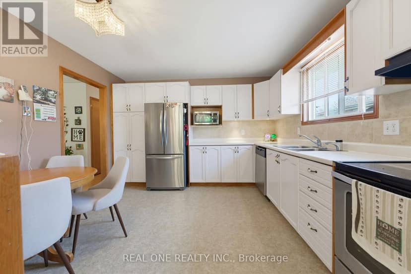 47 Trillium Way — photo 10 of 37