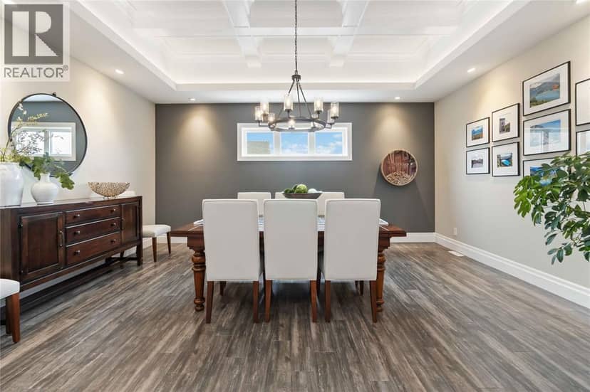 4043 Van Bree Drive — photo 12 of 40