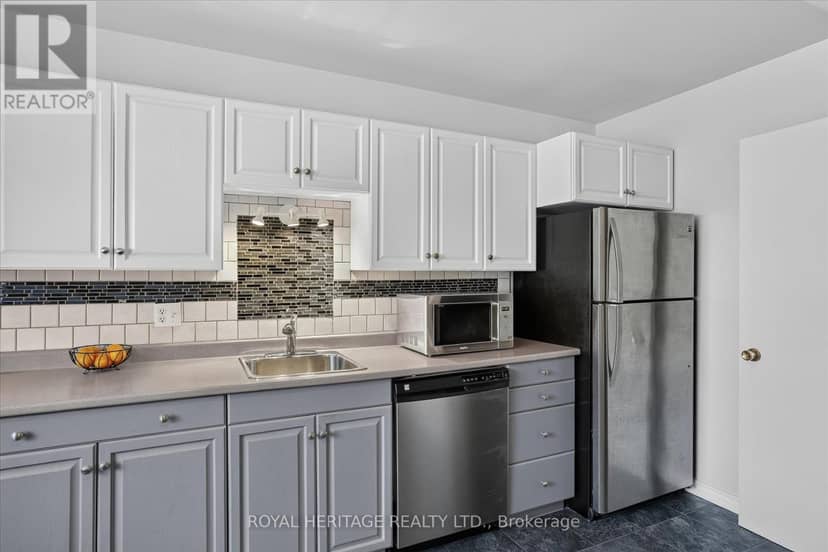 1621 Applewood Crescent — photo 13 of 36