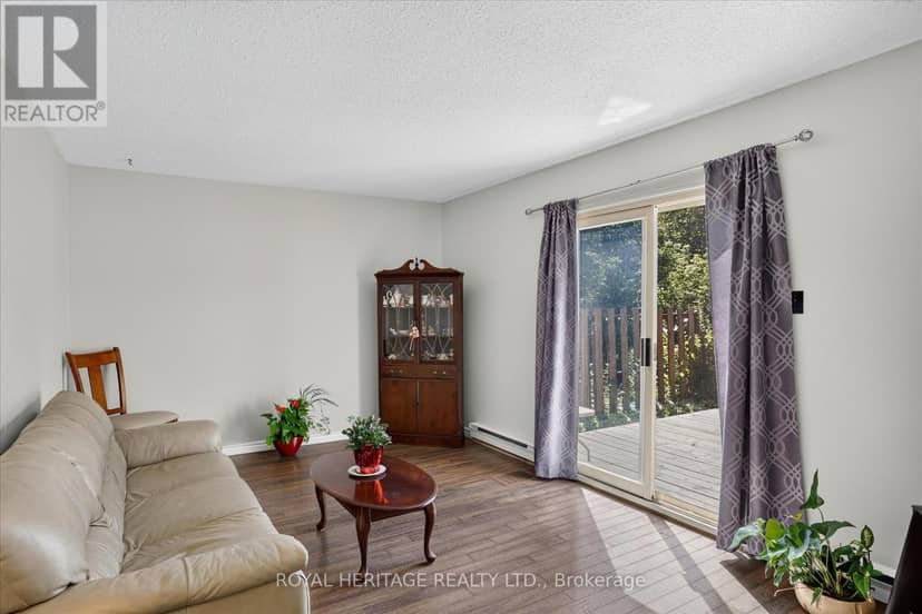 1621 Applewood Crescent — photo 18 of 36