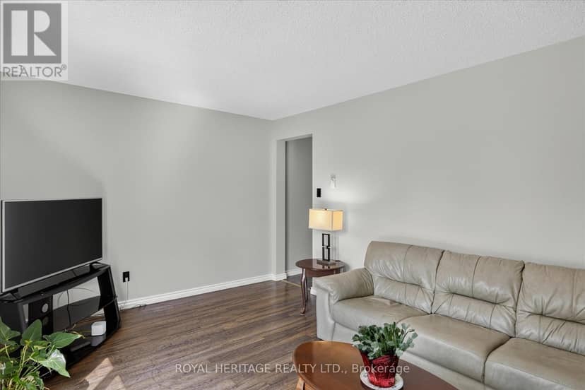 1621 Applewood Crescent — photo 19 of 36