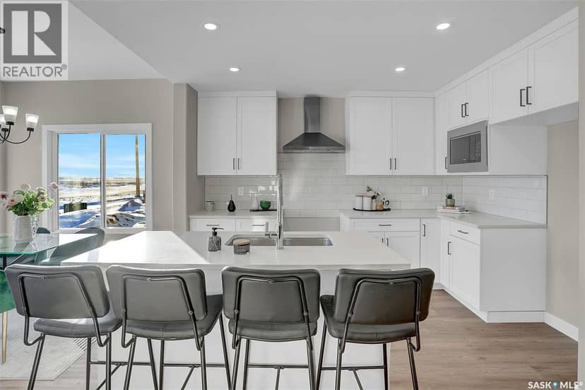 341 Cockcroft STREET — photo 3 of 35