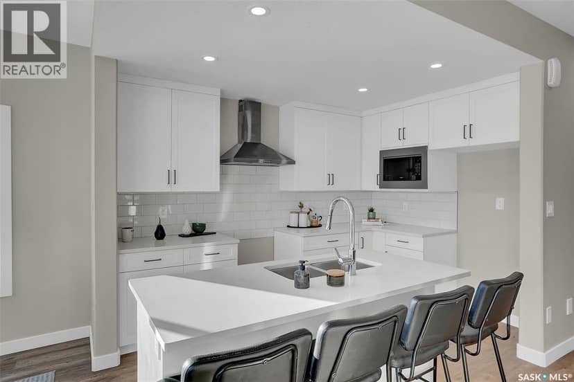 341 Cockcroft STREET — photo 5 of 35