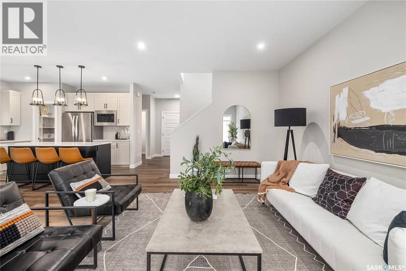 345 Cockcroft STREET — photo 6 of 39