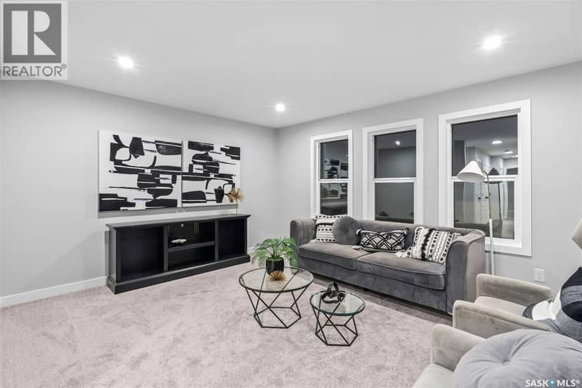535 Traeger MANOR — photo 14 of 30