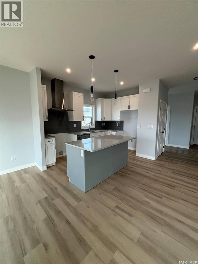 535 Traeger MANOR — photo 29 of 30