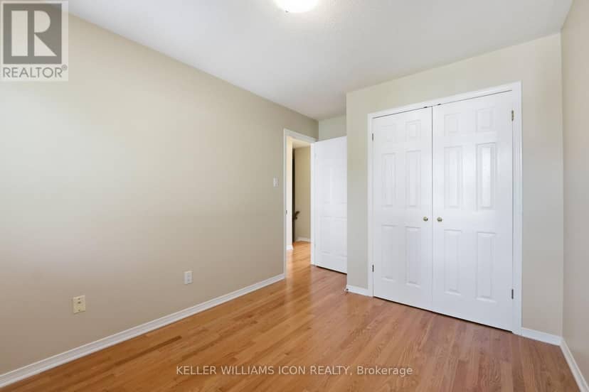 43 Thornbury Crescent — photo 26 of 36