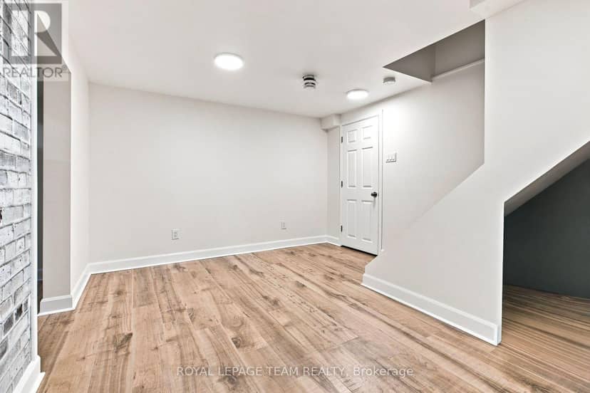 25 Grady Crescent — photo 34 of 40