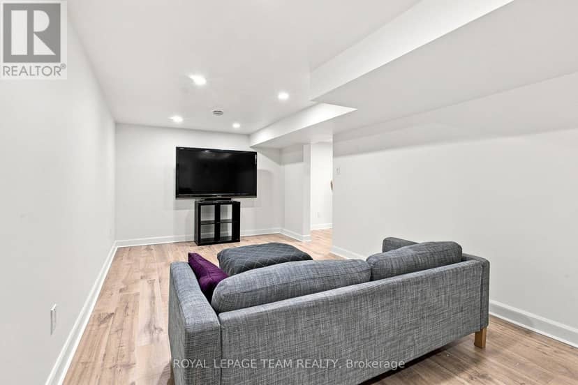 25 Grady Crescent — photo 39 of 40