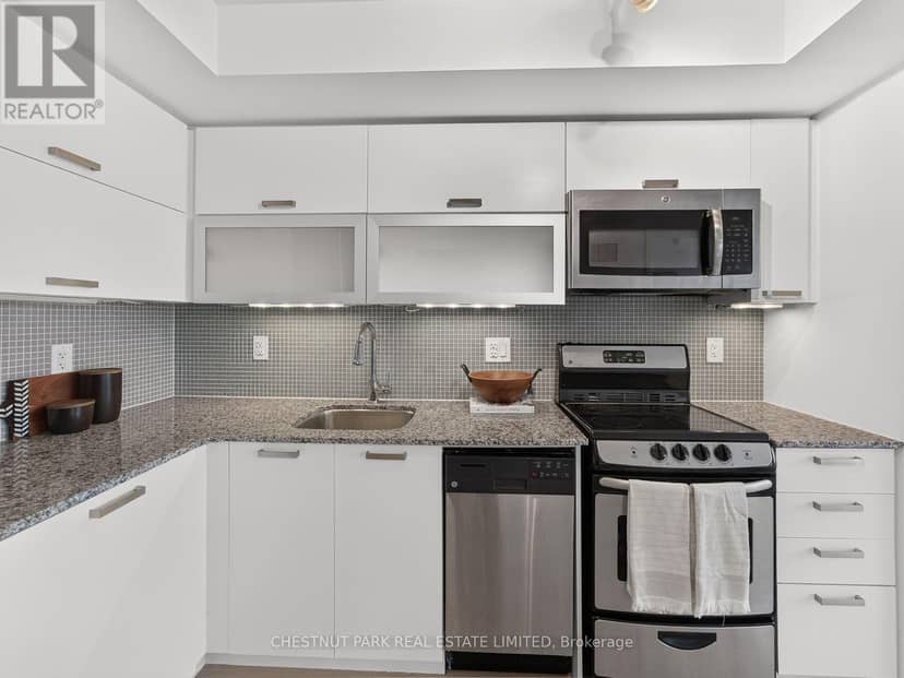 2111E - 36 Lisgar Street — photo 6 of 25