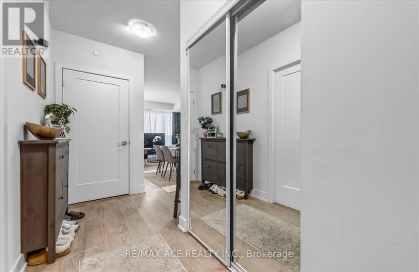 809 - 2550 Simcoe Street N — photo 14 of 40