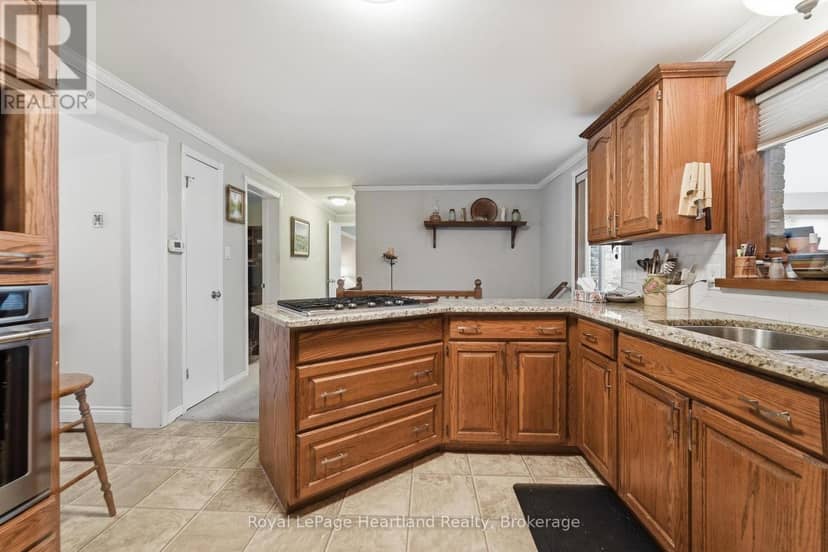 138 Victoria Terrace — photo 13 of 40