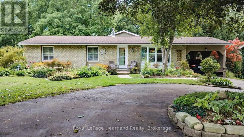 138 Victoria Terrace — photo 2 of 40