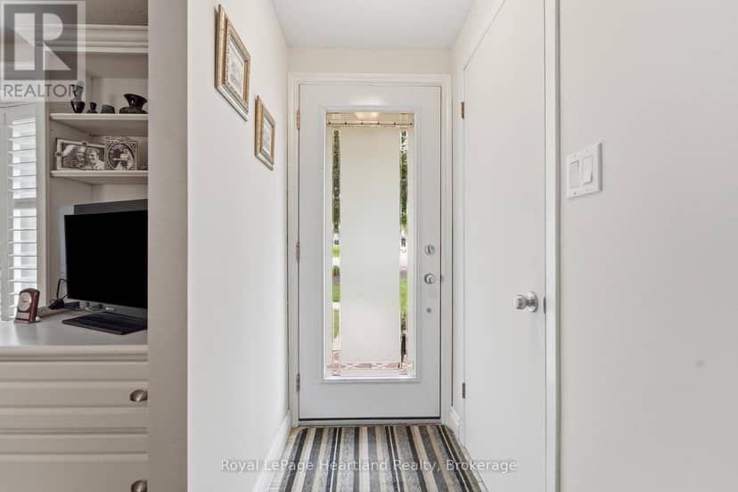 138 Victoria Terrace — photo 4 of 40