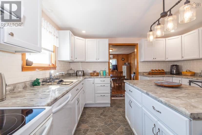 2252 Highway 1 — photo 16 of 40