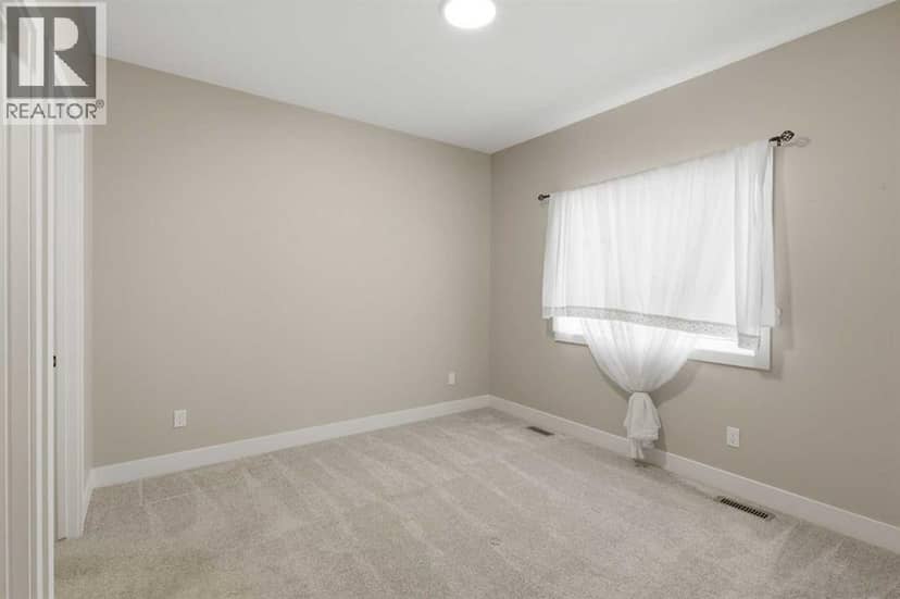 11 Ian Way — photo 18 of 38
