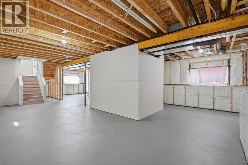 11 Ian Way — photo 31 of 38