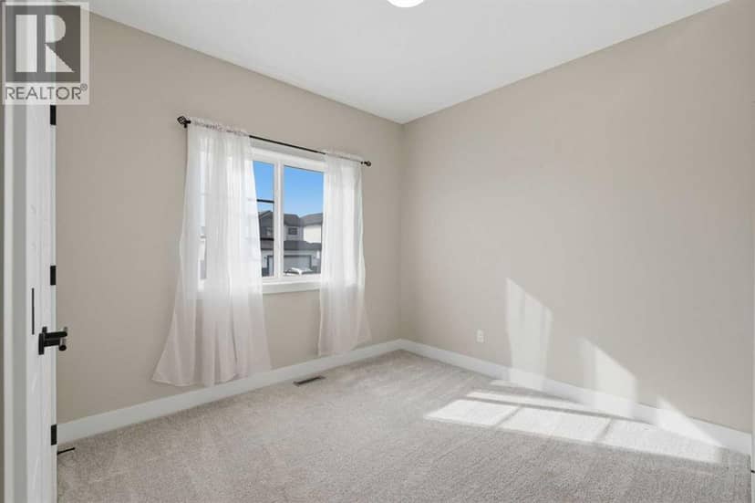11 Ian Way — photo 22 of 38