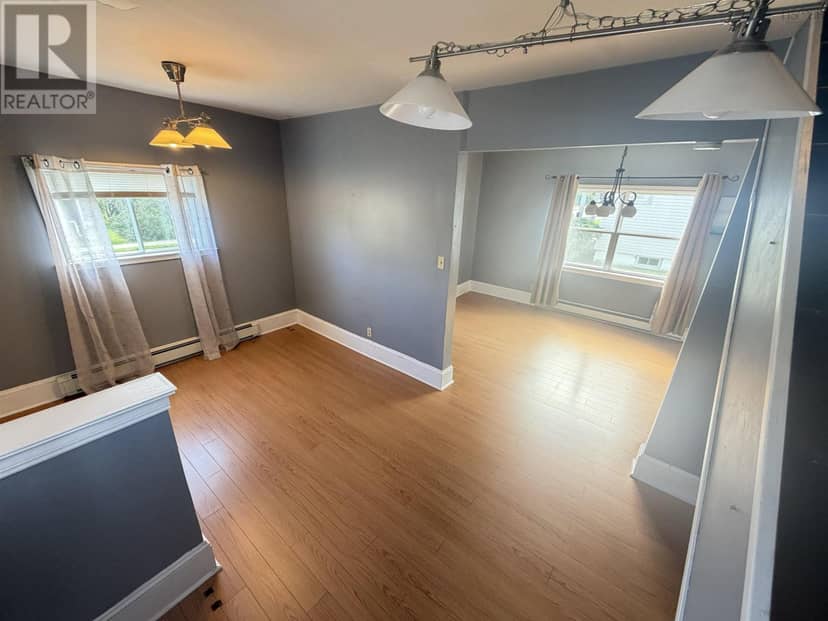 18 Highland Street — photo 10 of 13
