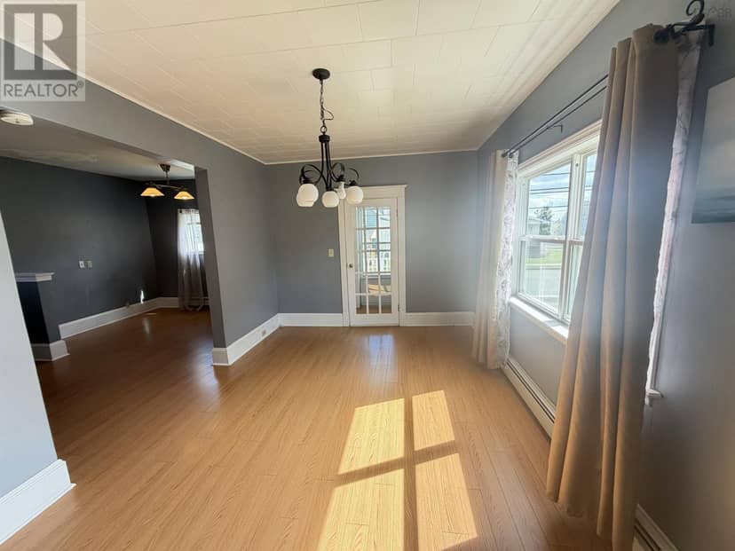 18 Highland Street — photo 8 of 13
