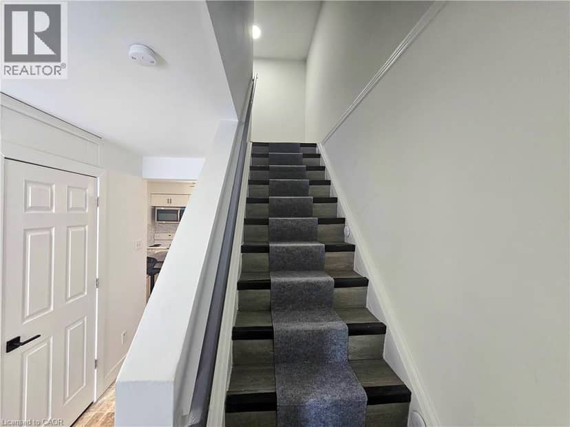 92 COPPERFIELD Crescent — photo 9 of 25