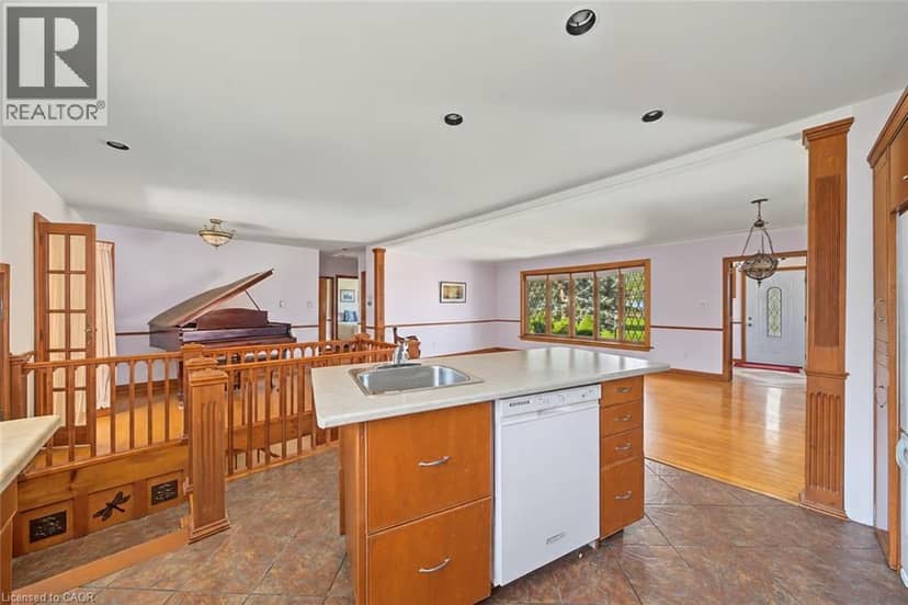 13 LAKESIDE Drive — photo 21 of 40