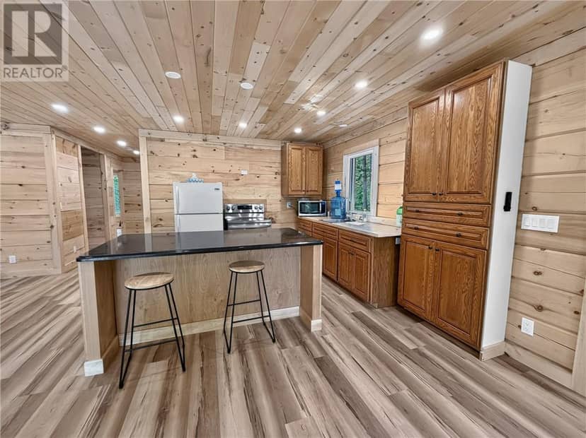 135 Lakeshore Road — photo 14 of 40
