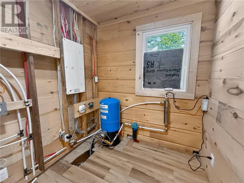 135 Lakeshore Road — photo 31 of 40