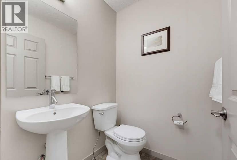 590 River Heights Crescent — photo 18 of 40