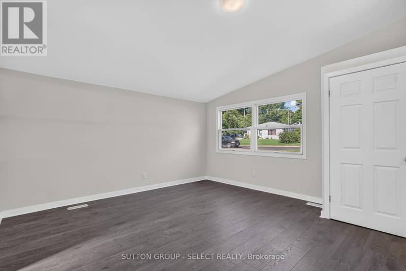 1825 Longwoods Drive — photo 23 of 39