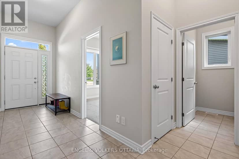 920 Lucerne Drive — photo 3 of 40