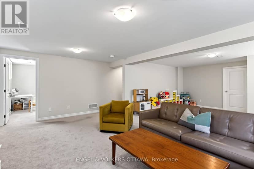 920 Lucerne Drive — photo 38 of 40
