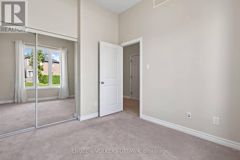 920 Lucerne Drive — photo 5 of 40