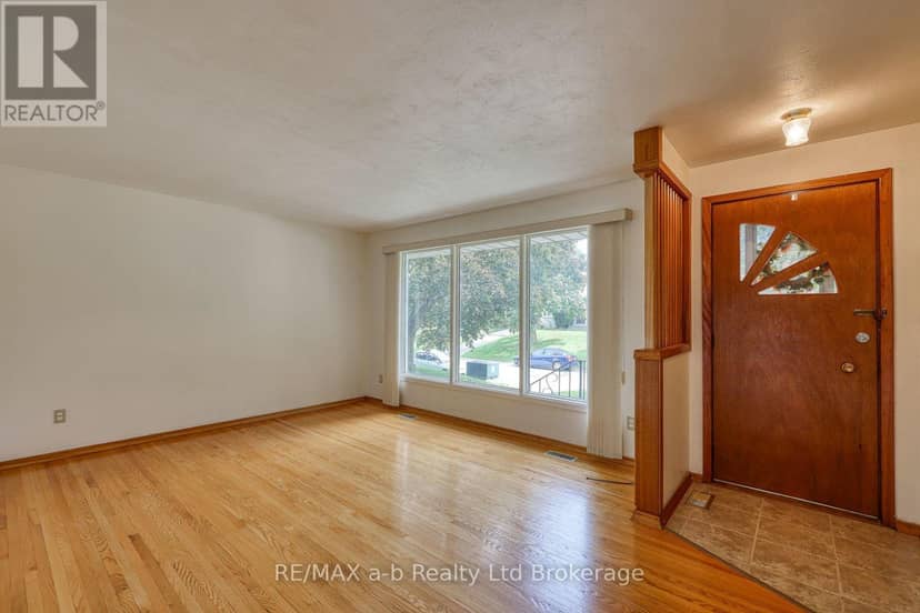 26 Glenn Avenue — photo 16 of 40