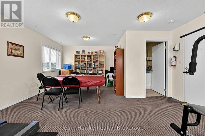 306 - 4 Beck Boulevard — photo 37 of 40