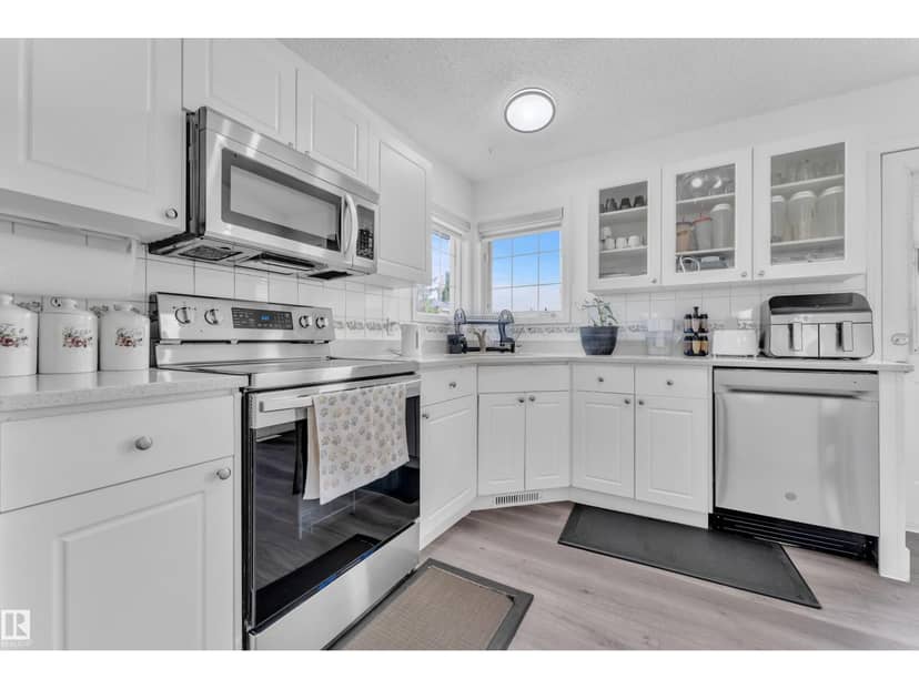 916 Jordan Cr NW — photo 11 of 40