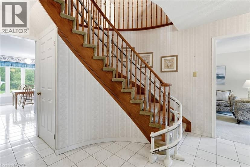 158 RUSHDALE Drive — photo 10 of 40