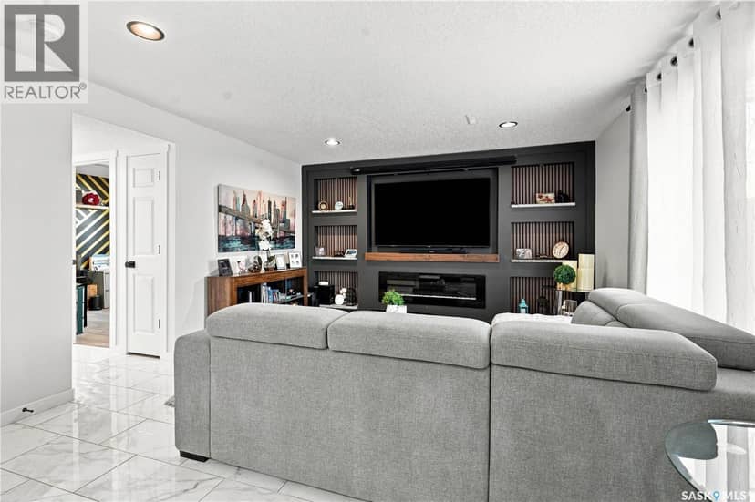 107 Hall CRESCENT — photo 15 of 40