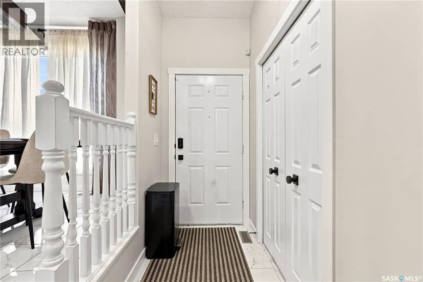 107 Hall CRESCENT — photo 3 of 40