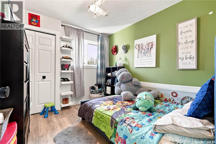 107 Hall CRESCENT — photo 33 of 40