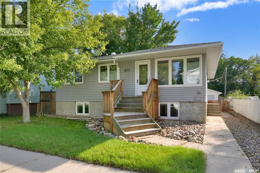 877 Elgin AVENUE — photo 1 of 40