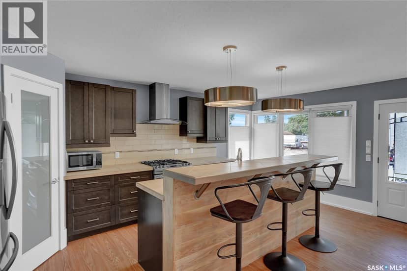 877 Elgin AVENUE — photo 13 of 40