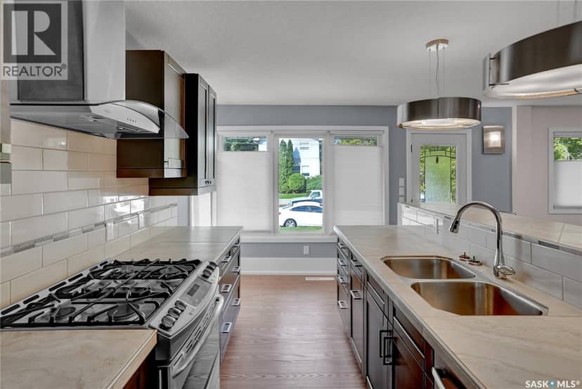 877 Elgin AVENUE — photo 16 of 40
