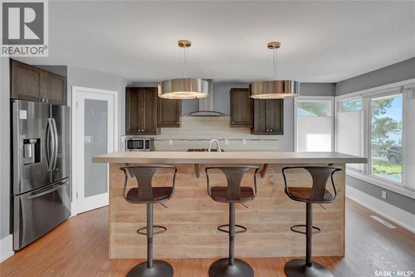 877 Elgin AVENUE — photo 18 of 40