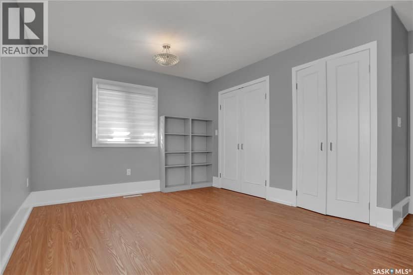 877 Elgin AVENUE — photo 25 of 40