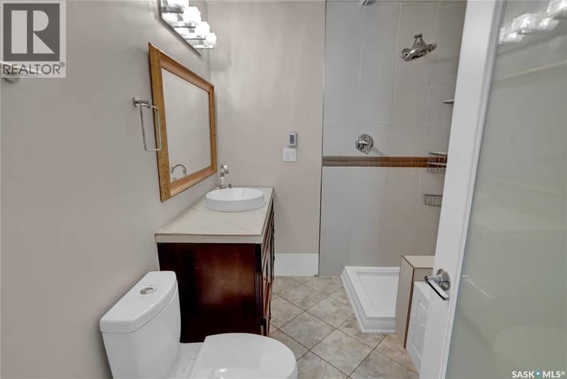 877 Elgin AVENUE — photo 29 of 40