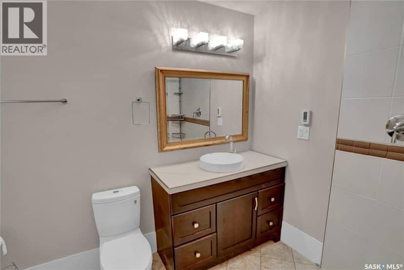 877 Elgin AVENUE — photo 30 of 40