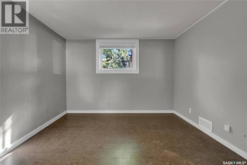 877 Elgin AVENUE — photo 35 of 40